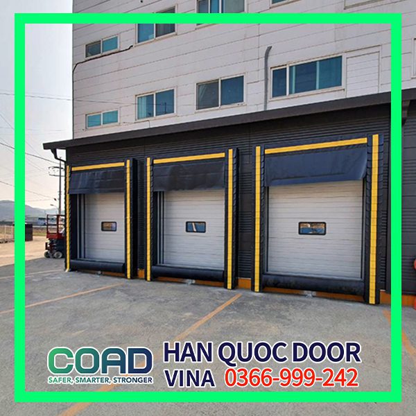 Hệ thống cửa trượt trần cho nhà máy hiện đại