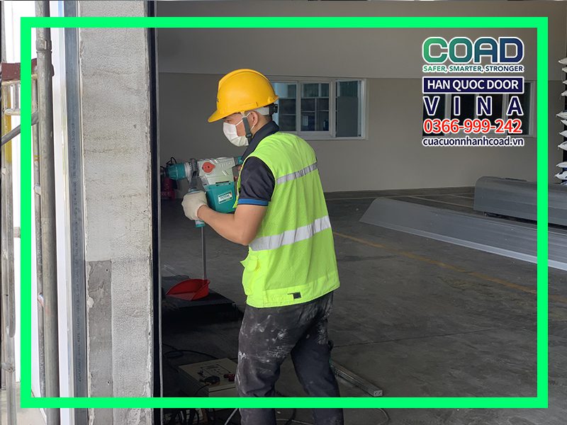 thi công cửa cuốn tốc độ cao tại nhà máy vinamilk bình dương