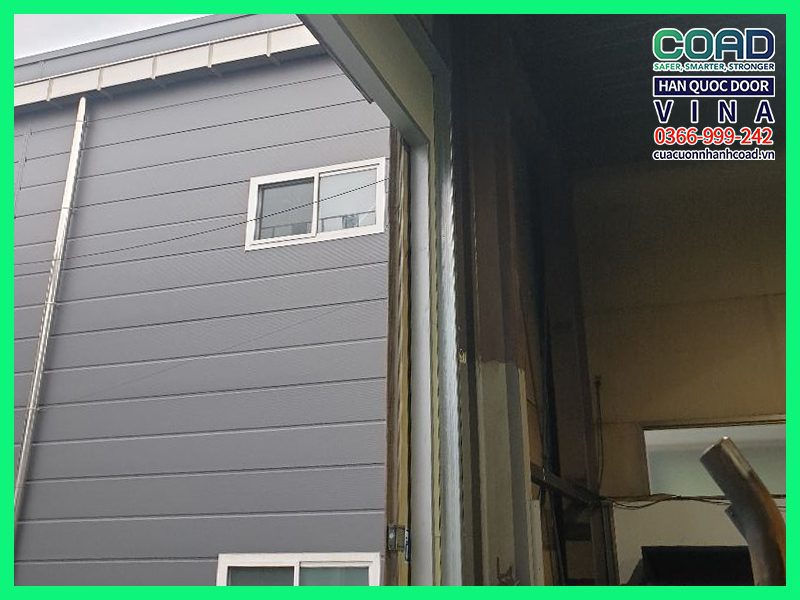 Trước khi lắp đặt cửa tại nhà máy sản xuất bulong