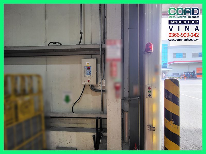 Trước khi lắp đặt cửa cuốn tại Nhà máy Coca Cola