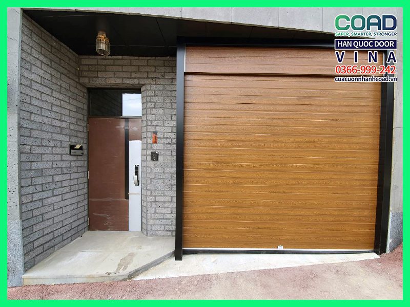 Cửa trượt trần panel giả gỗ - Cửa cuốn trượt trần