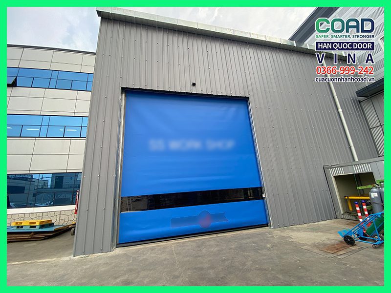 cửa cuốn tự phục hồi màu xanh dương