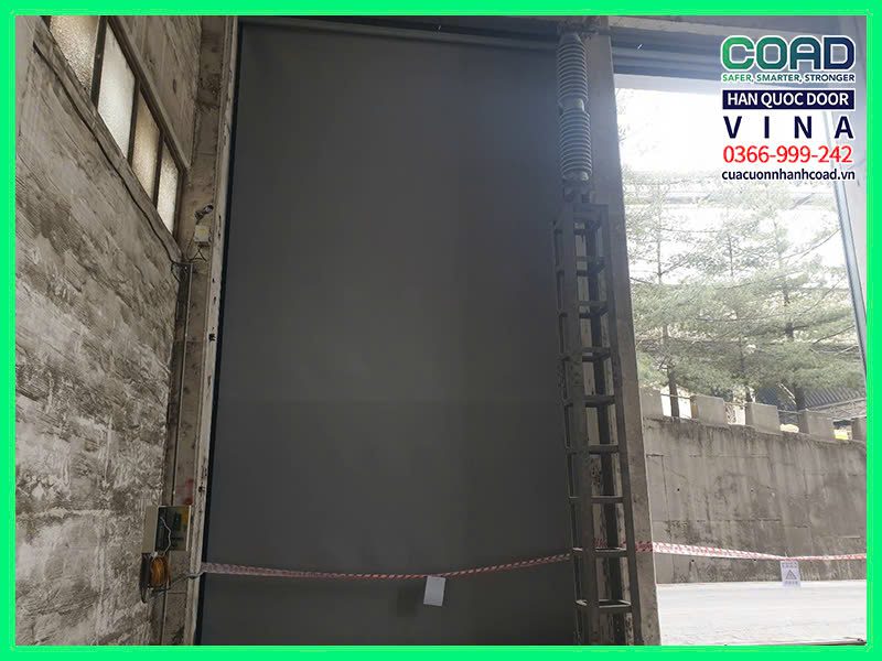 Cửa cuốn nhựa PVC tốc độ cao tự phục hồi màu xám không màn trong - COAD VINA