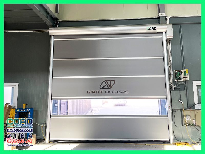 Lắp đặt cửa cuốn nhanh tiêu chuẩn màu xám trong nhà