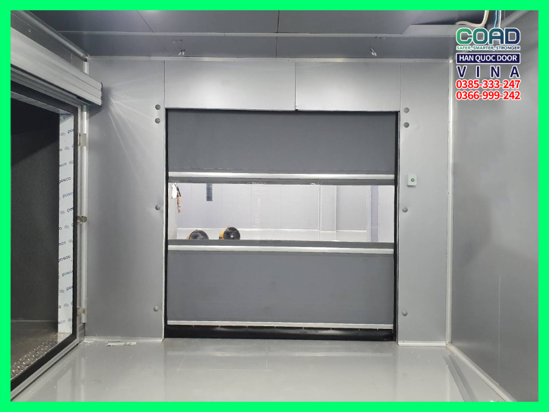 của cuốn nhanh pvc  trong nhà máy hiện đại
