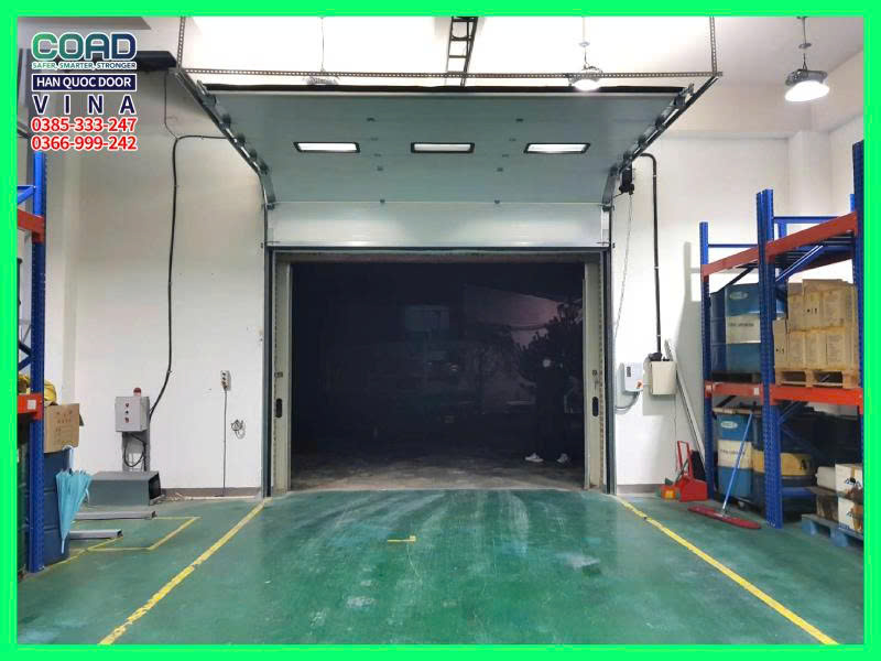 hoàn thiện lắp đặt cửa trượt trần tại hòa khánh