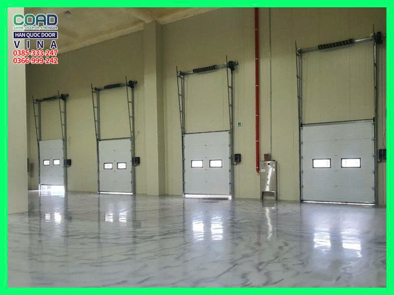 quá trình bảo dưỡng cửa trượt trần phương thằng đứng