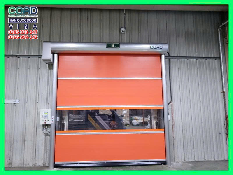 lắp đặt cửa cuốn nhanh cho phòng sơn ô tô